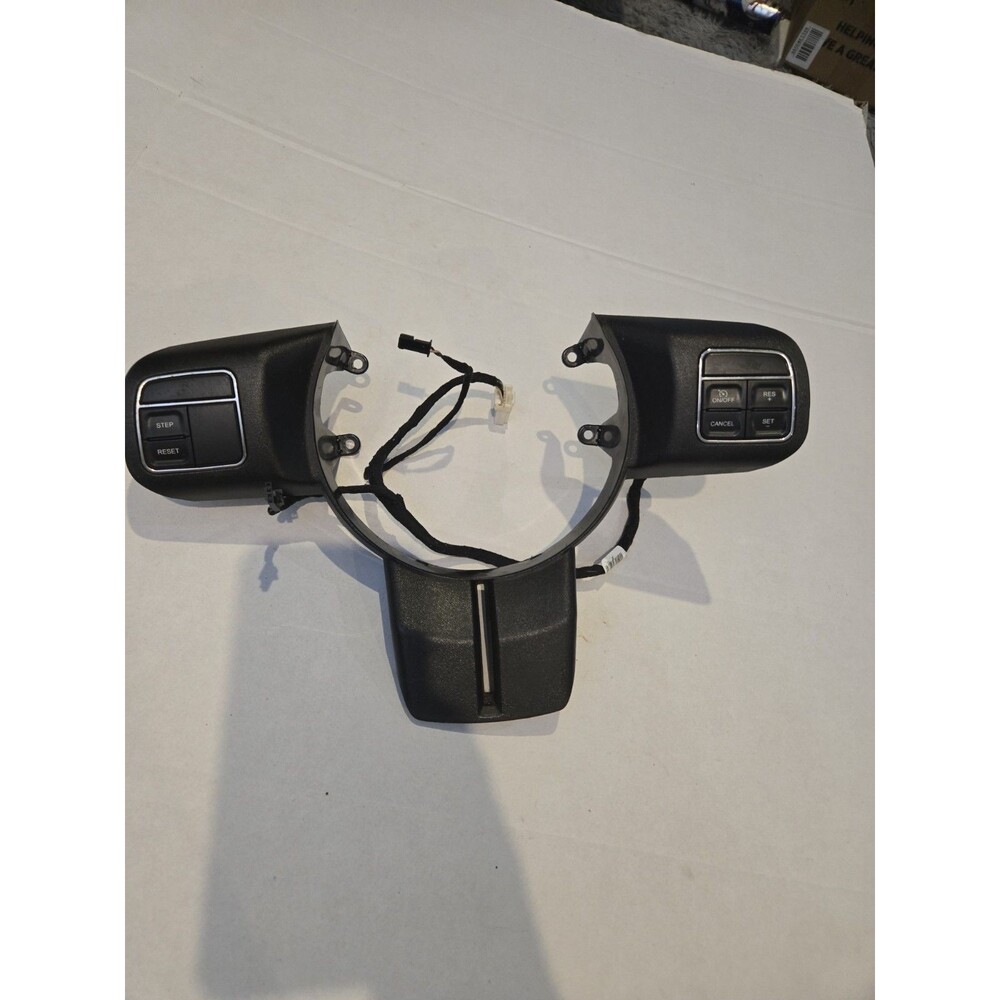 2011 - 2017 JEEP COMPASS Steering Wheel Audio Radio Control Switch OEM